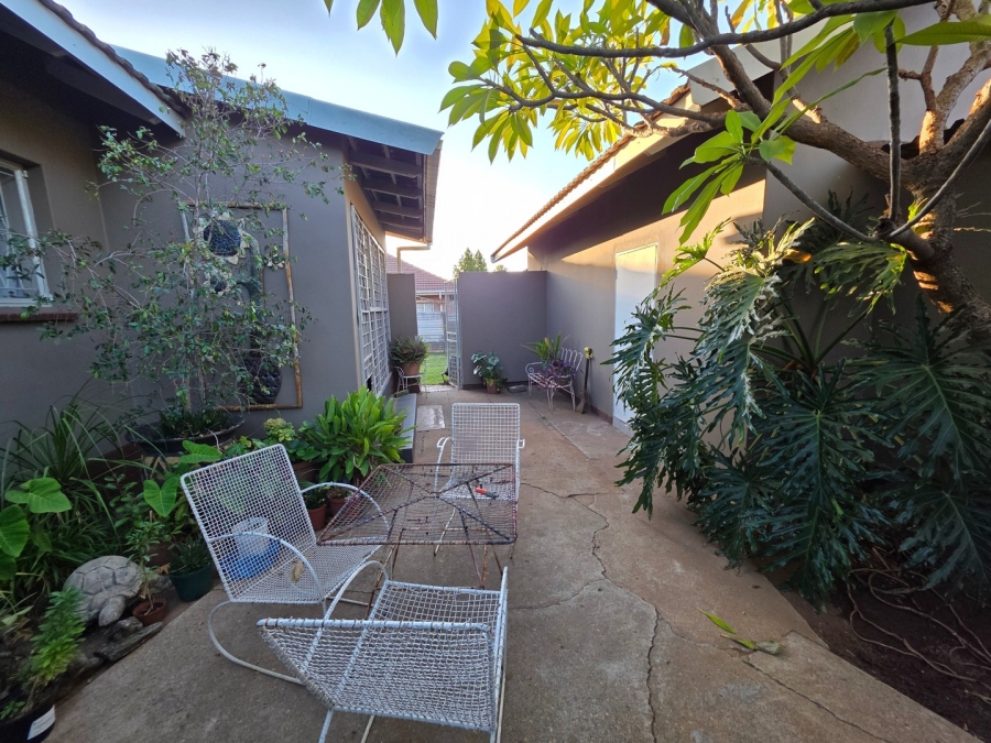 3 Bedroom Property for Sale in Protea Park North West